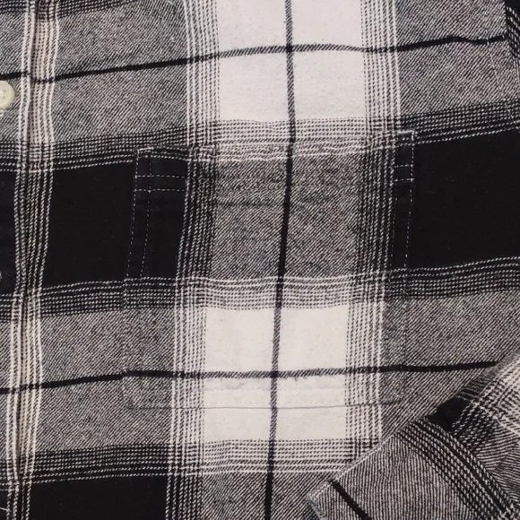 Old Navy Women's The Boyfriend Flannel Shirt - Picture 5 of 8